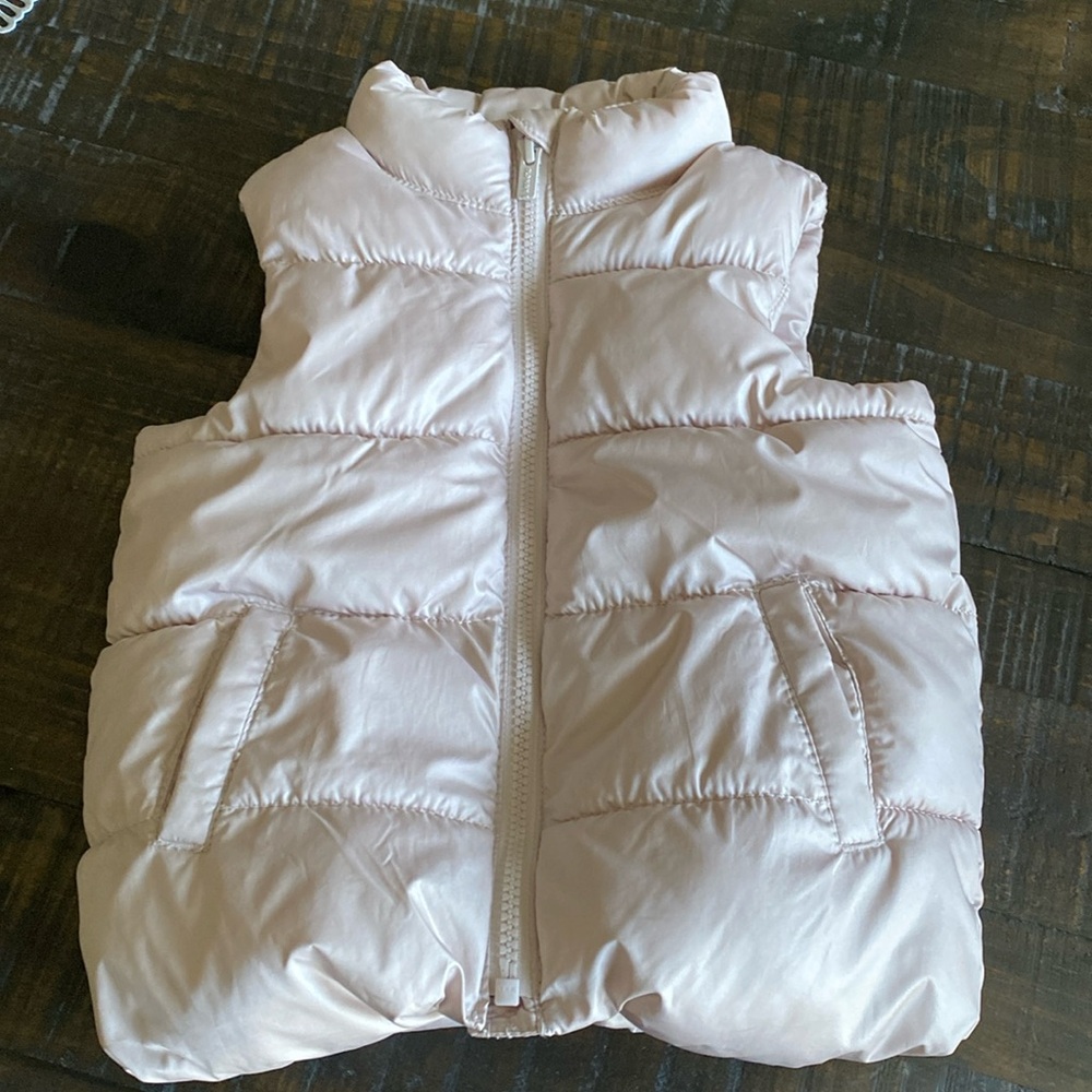 Like New! Light Pink Girls 4T Old Navy Puffer Vest!